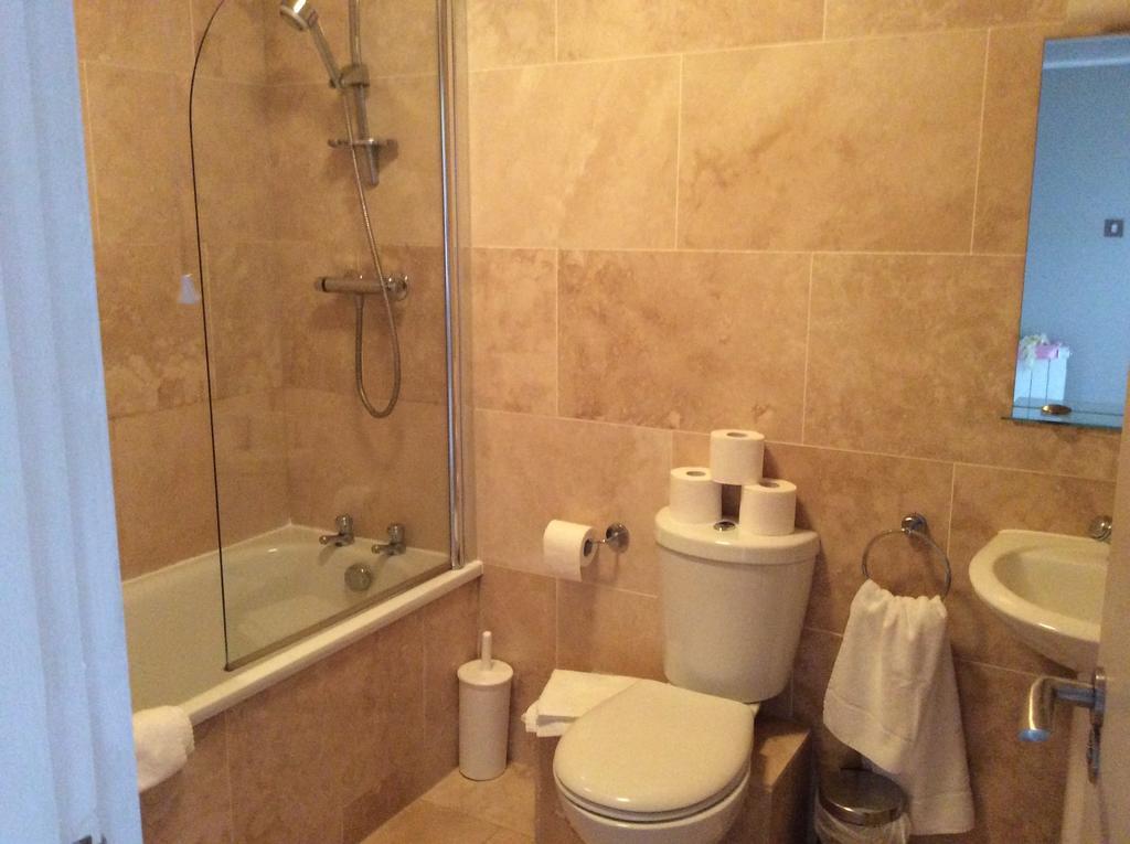 Corbiere Phare Apartments Сейнт Брелад Стая снимка