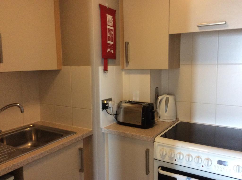 Corbiere Phare Apartments Сейнт Брелад Стая снимка